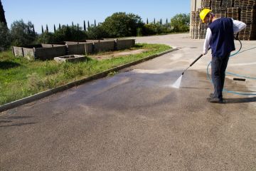 Concrete Cleaning, Power Washing in Seagoville, Texas